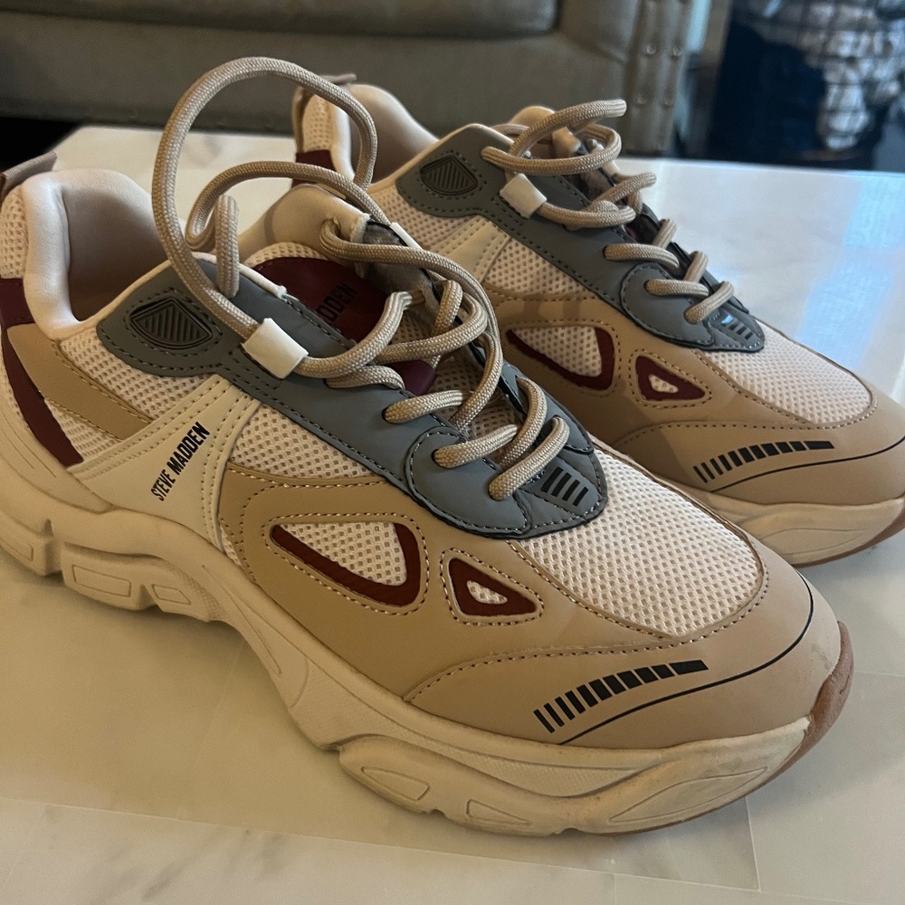 Steve Madden Sneakers